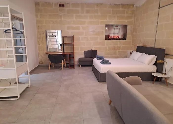 Nyaraló St Julians Spacious *